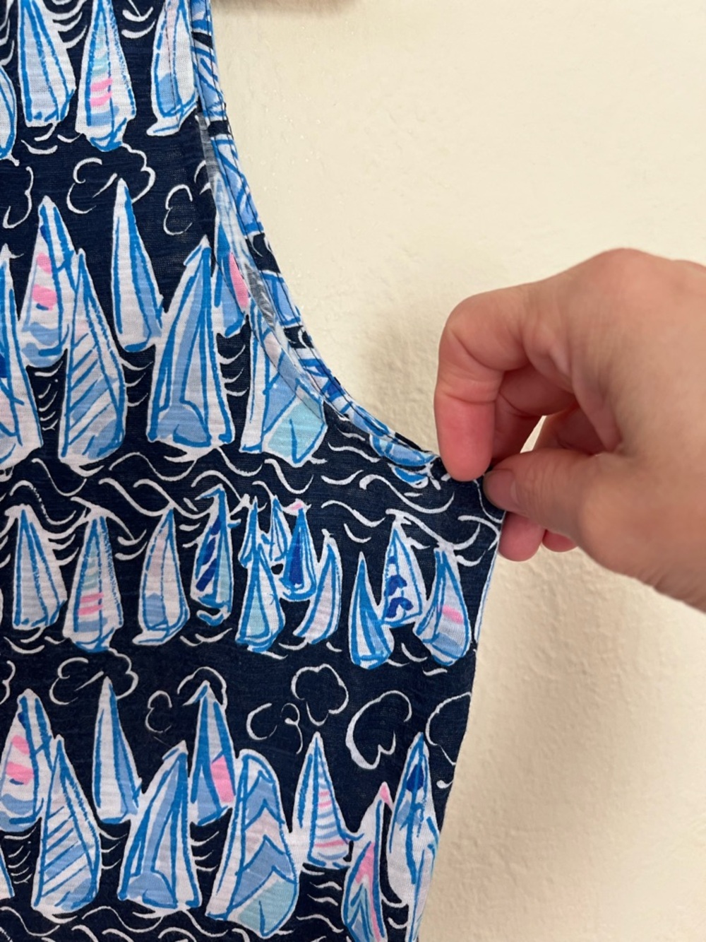 Lilly Pulitzer XL Dev low tide sleeveless top sailboats - Picture 3 of 4